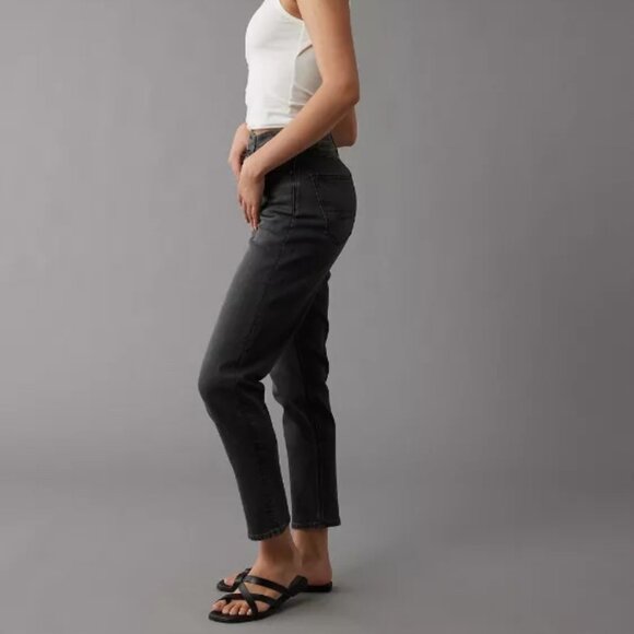 AE Stretch Curvy Black Mom Jean - Picture 3 of 11